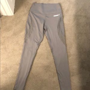 Gym shark leggings